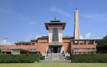 नारायणहिटी संग्रहालय परिसरमा बन्दै गरेकाे रेष्टुरेन्टकाे संरचना भत्काइयो